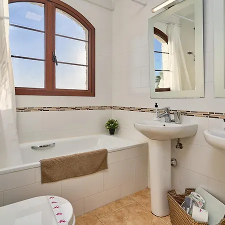 Casa Naranjos Capistrano Villa